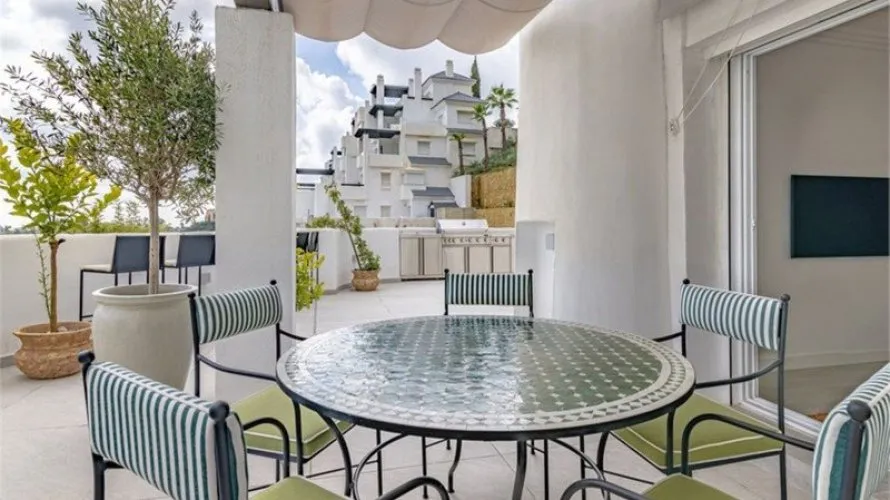 Apartamento de 2 dormitorios en La Quinta, Spain No. 549 № 8