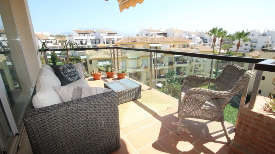 Apartamento de 2 dormitorios en Mijas Costa, Spain No. 748 № 18