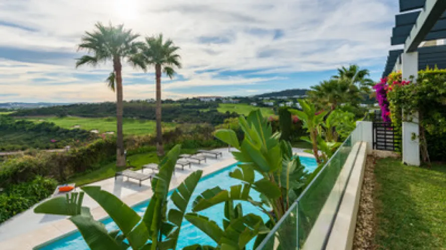 Apartamento de 2 dormitorios en Casares, Spain No. 406 № 2