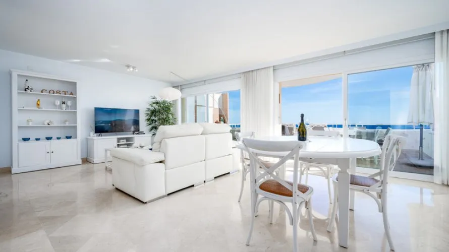 Dúplex de 3 dormitorios en Estepona, Spain No. 347 № 12