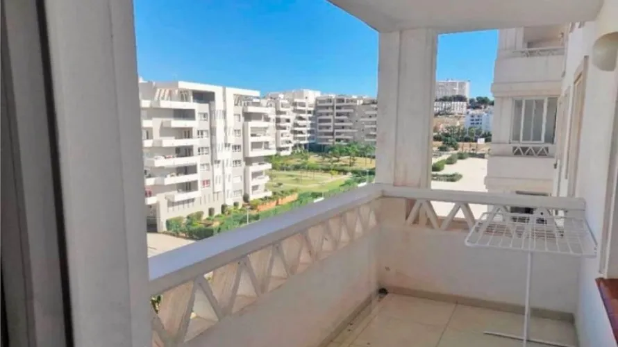 Apartamento de 3 dormitorios en Nueva Andalucía, Spain No. 589 № 3