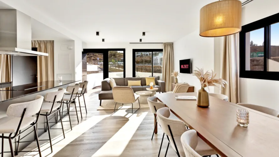 Apartamento de 4 dormitorios en Mijas Costa, Spain No. 353 № 13