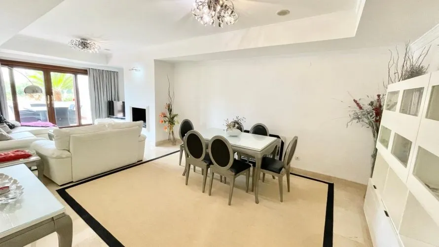 Apartamento de 2 dormitorios en Marbella, Spain No. 254 № 3