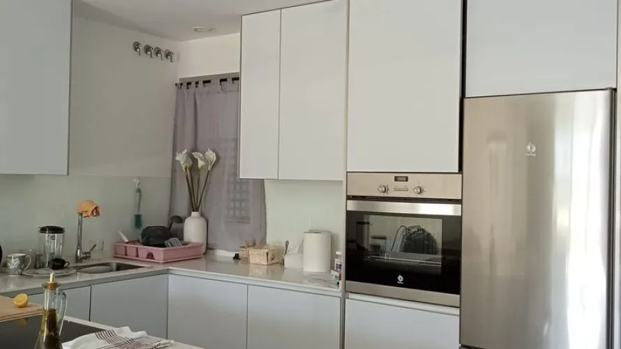 Apartamento de 2 dormitorios en Estepona, Spain No. 649 № 2