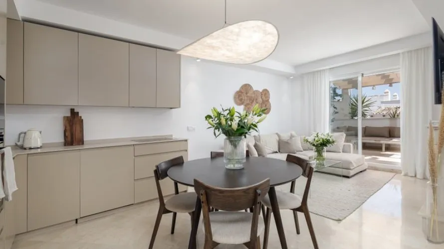 Dúplex de 3 dormitorios en Nueva Andalucía, Spain No. 708 № 4