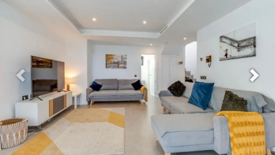 Dúplex de 3 dormitorios en Estepona, Spain No. 525 № 8