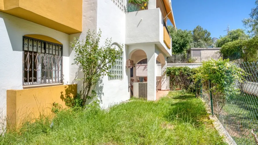 Apartamento de 3 dormitorios en Marbella, Spain No. 699 № 13