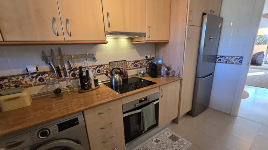 Apartamento de 2 dormitorios en Marbella, Spain No. 727 № 5