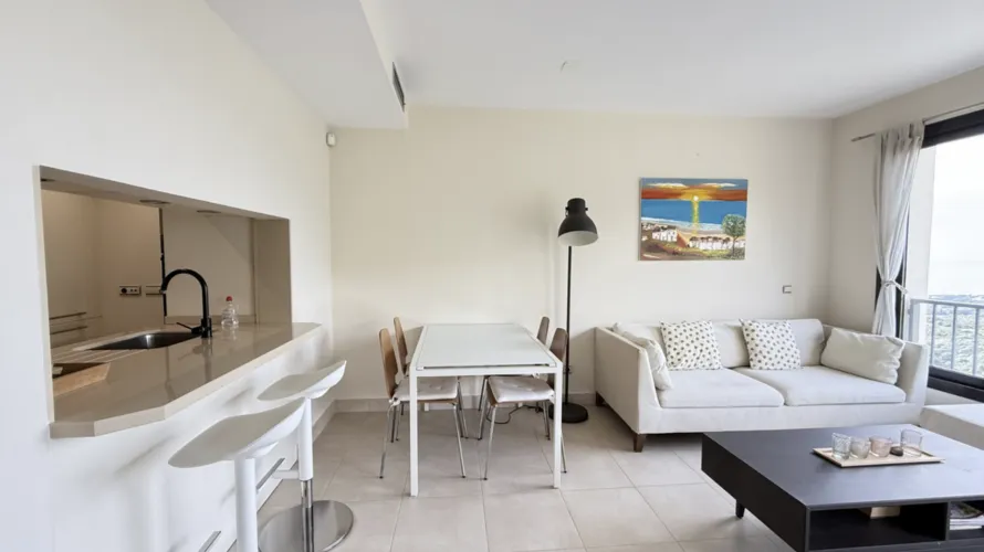 Apartamento de 2 dormitorios en Marbella, Spain No. 538 № 3