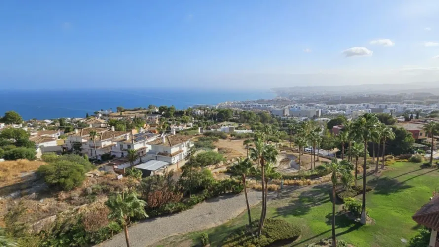 Dúplex de 3 dormitorios en Benalmádena, Spain No. 717