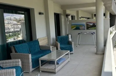 Apartamento de 3 dormitorios en La Quinta, Spain No. 797