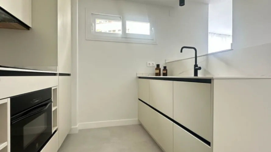 Apartamento de 1 dormitorio en Marbella, Spain No. 635 № 4