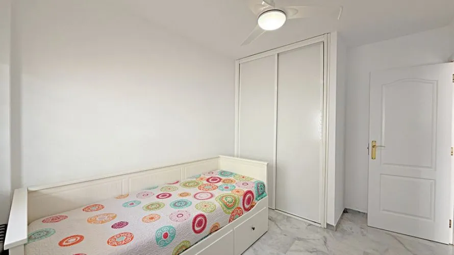 Apartamento de 2 dormitorios en Casares, Spain No. 571 № 5