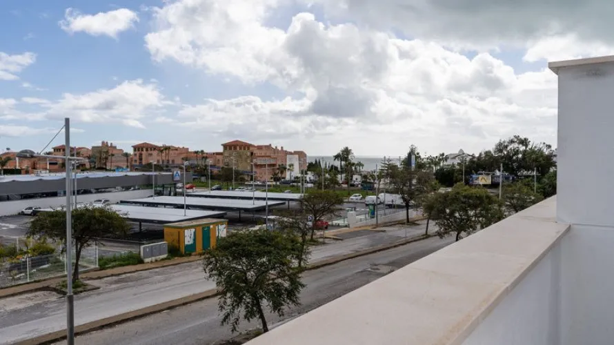 Apartamento de 2 dormitorios en Estepona, Spain No. 637 № 4