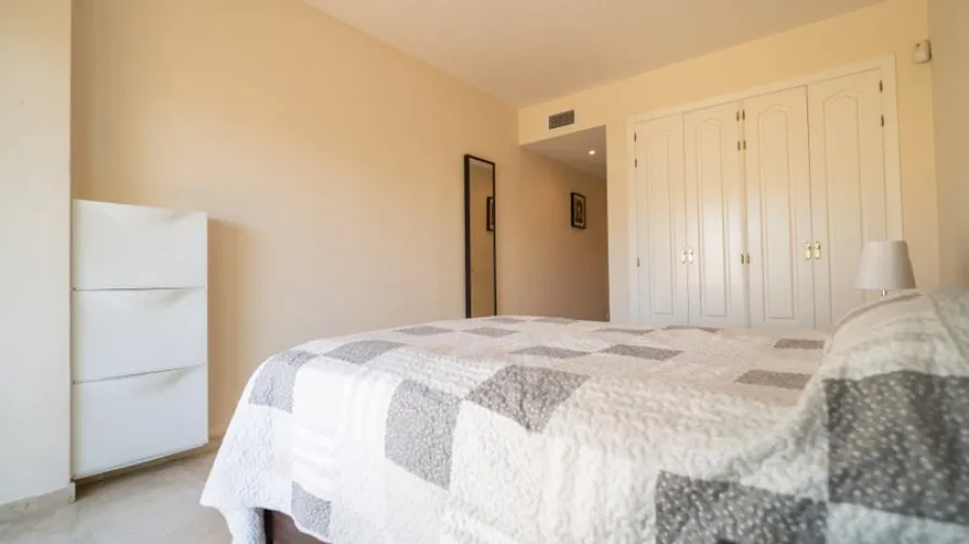 Apartamento de 2 dormitorios en Estepona, Spain No. 483 № 15