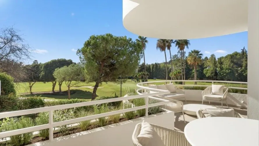 Apartamento de 3 dormitorios en Nueva Andalucía, Spain No. 726 № 4