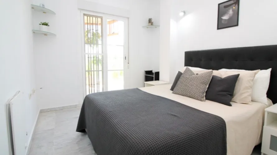 Apartamento de 3 dormitorios en Mijas Costa, Spain No. 729 № 2