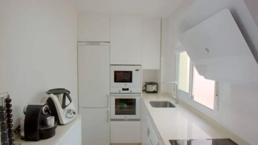 Apartamento de 2 dormitorios en Manilva, Spain No. 443 № 1