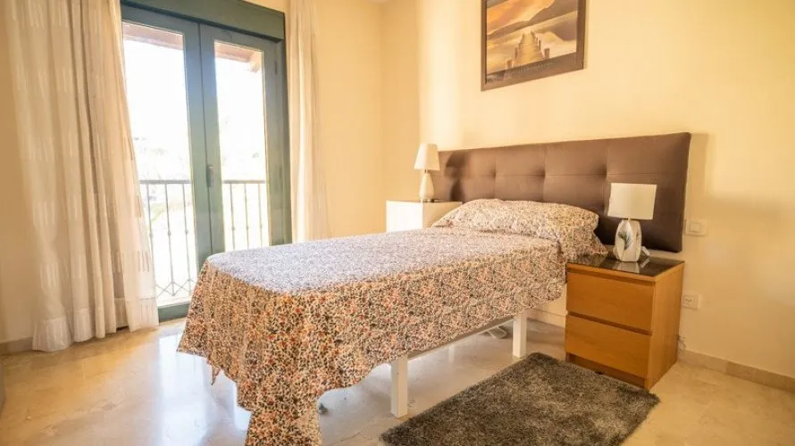 Apartamento de 2 dormitorios en Estepona, Spain No. 483 № 9