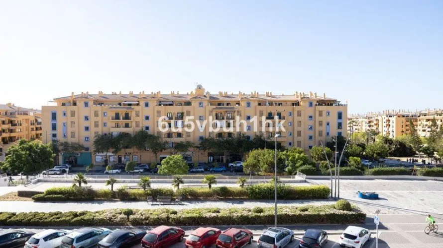 Apartamento de 3 dormitorios en Cortes (San Pedro De Alcantara), Spain No. 478 № 4