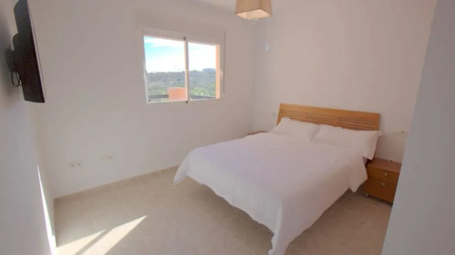 Apartamento de 3 dormitorios en Casares, Spain No. 505 № 9