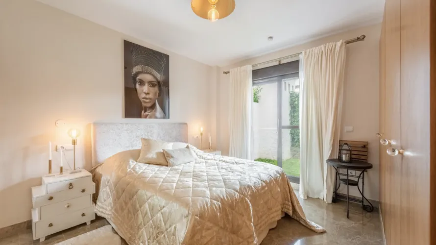 Apartamento de 2 dormitorios en Estepona, Spain No. 466 № 10