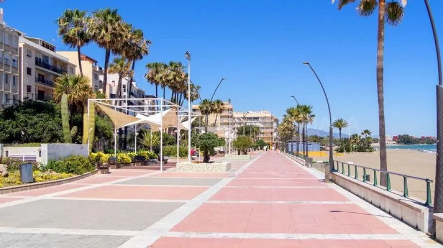 Apartamento de 3 dormitorios en Estepona, Spain No. 424 № 4