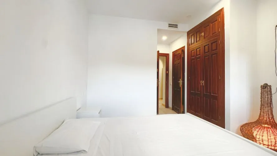 Apartamento de 3 dormitorios en Benahavís, Spain No. 459 № 24