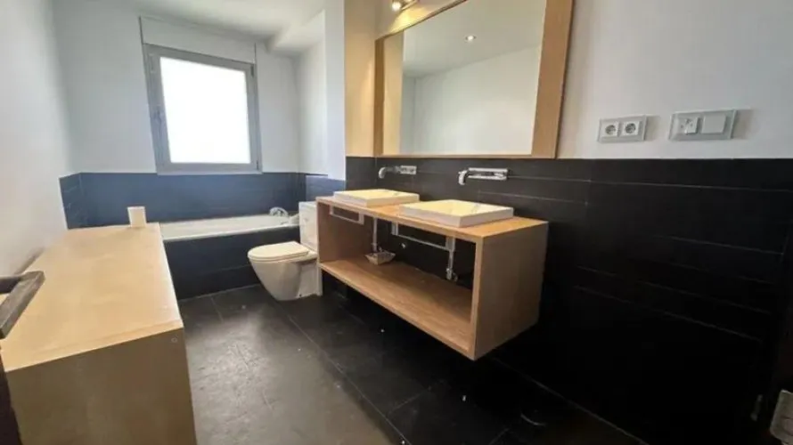 Apartamento de 2 dormitorios en Marbella, Spain No. 614 № 1