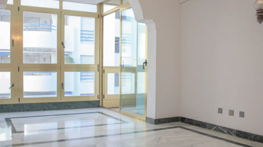 Apartamento de 2 dormitorios en Marbella, Spain No. 668 № 21