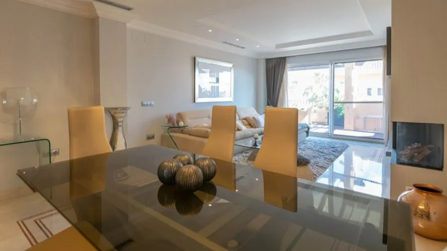 Apartamento de 3 dormitorios en Nueva Andalucía, Spain No. 512 № 8