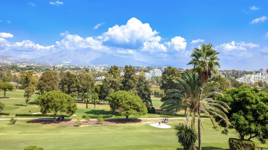 Apartamento de 2 dormitorios en Benahavís, Spain No. 449 № 2