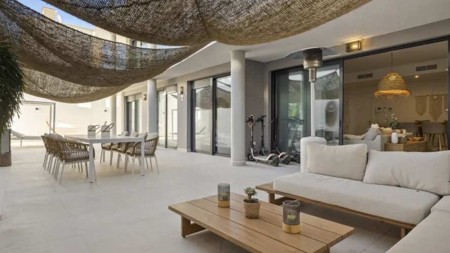 Apartamento de 3 dormitorios en Torremolinos, Spain No. 689