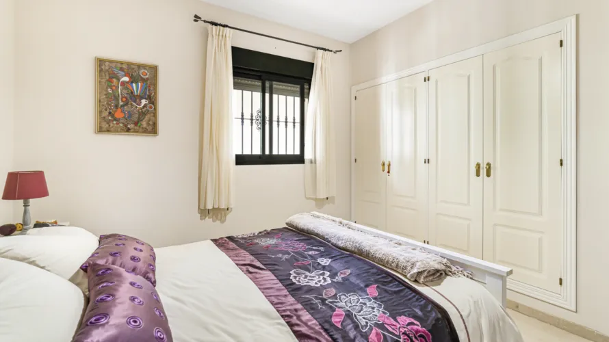 Apartamento de 2 dormitorios en Cortes (San Pedro De Alcantara), Spain No. 485 № 1