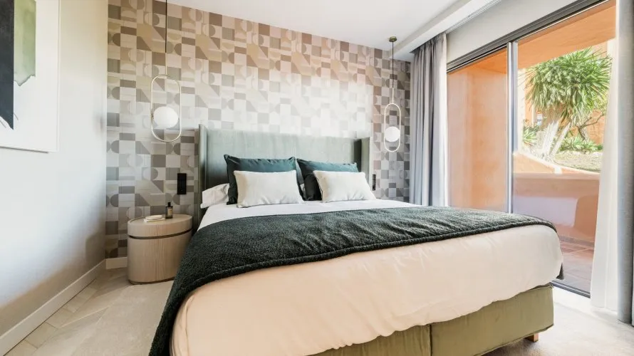 Apartamento de 4 dormitorios en Nueva Andalucía, Spain No. 245 № 1