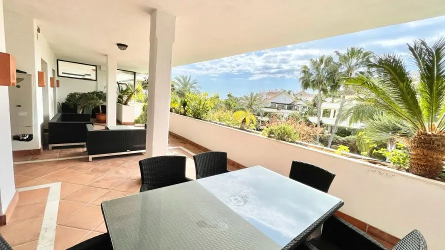 Apartamento de 2 dormitorios en Marbella, Spain No. 254 № 7