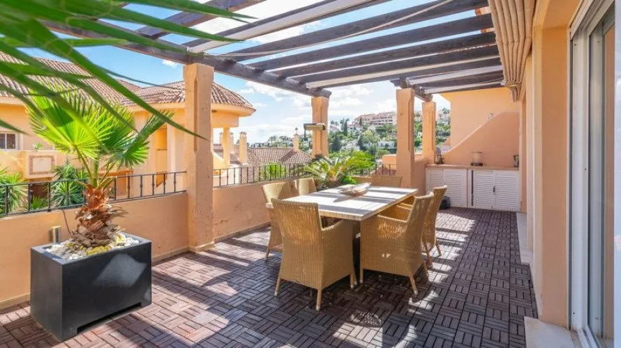 Apartamento de 3 dormitorios en Nueva Andalucía, Spain No. 512 № 28