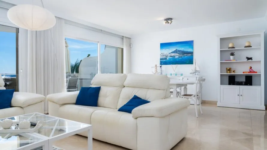 Dúplex de 3 dormitorios en Estepona, Spain No. 347 № 9