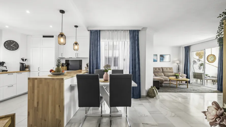 Apartamento de 3 dormitorios en Mijas Costa, Spain No. 539