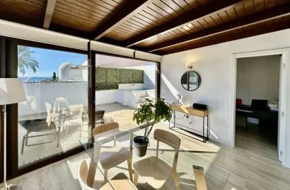 Apartamento de 2 dormitorios en Estepona, Spain No. 444