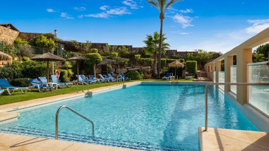 Apartamento de 3 dormitorios en Estepona, Spain No. 445 № 19