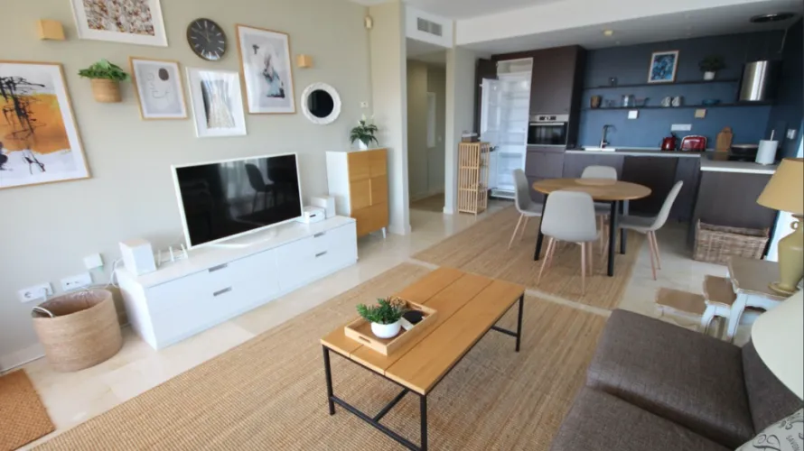 Apartamento de 2 dormitorios en Mijas Costa, Spain No. 748 № 3