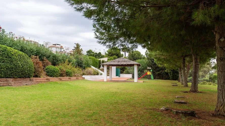 Apartamento de 2 dormitorios en Estepona, Spain No. 774 № 15