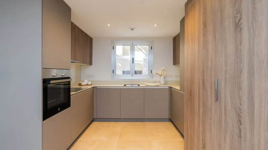 Apartamento de 2 dormitorios en Estepona, Spain No. 259 № 9