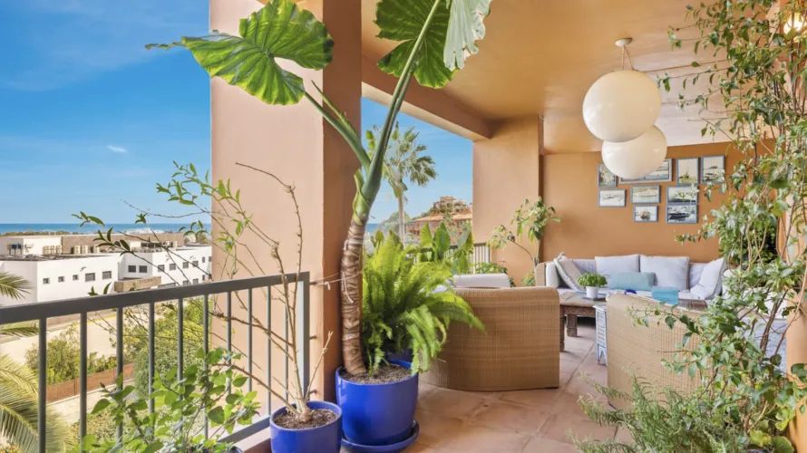 Apartamento de 2 dormitorios en Estepona, Spain No. 520 № 7