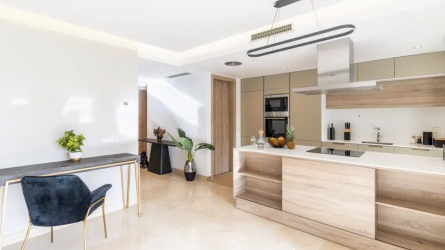 Apartamento de 3 dormitorios en Benahavís, Spain No. 465 № 3