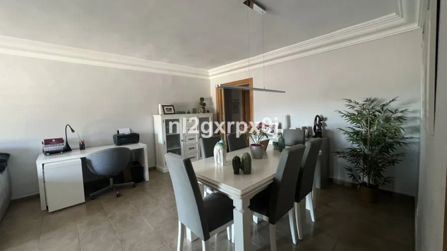 Apartamento de 3 dormitorios en Marbella, Spain No. 588