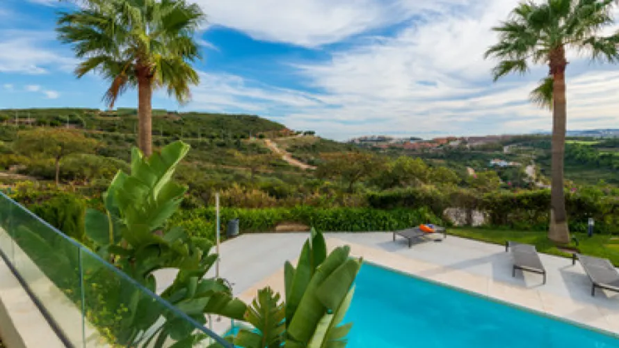 Apartamento de 2 dormitorios en Casares, Spain No. 406 № 1