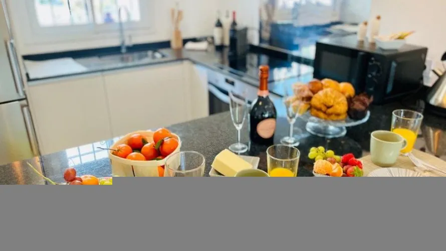 Apartamento de 2 dormitorios en Estepona, Spain No. 680 № 5