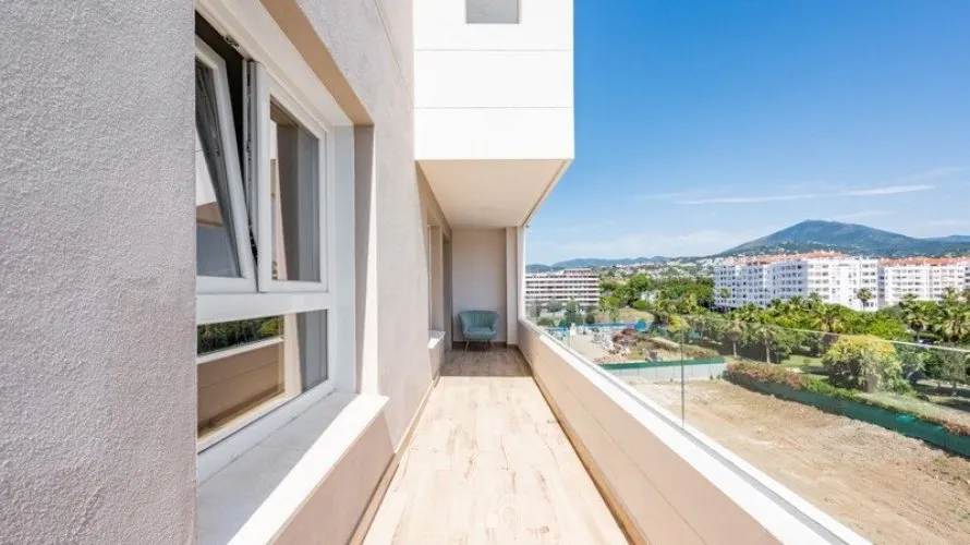 Apartamento de 3 dormitorios en Nueva Andalucía, Spain No. 722 № 18
